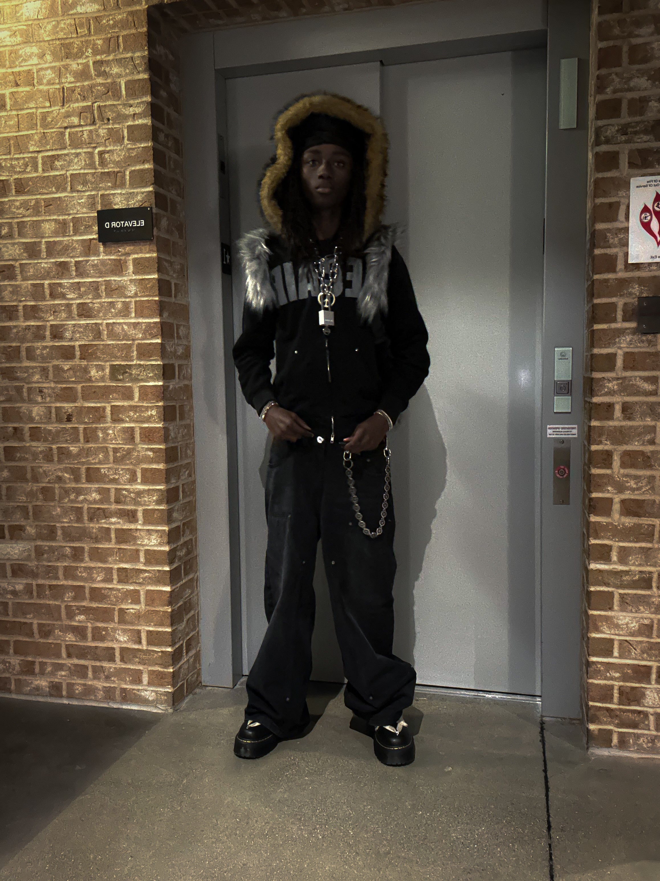 ‎Kirakira 2way fur zip up black ANDWANG reversible detail ꨄ Kirakira 2way fur zip up キラキラもファーも